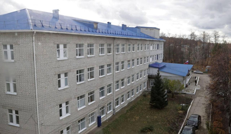 Минздрав Ульяновской области держит на контроле ремонт поликлиники рабочего посека Кузоватово.