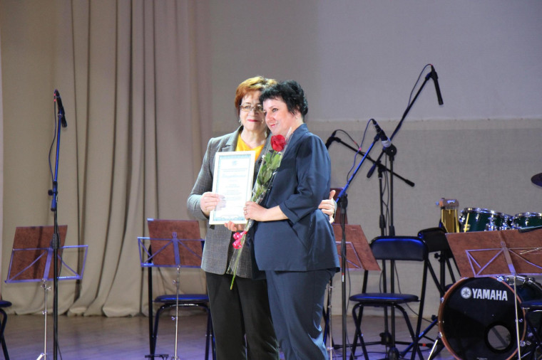 Лучшим медицинским сестрам Ульяновской области вручили награды.