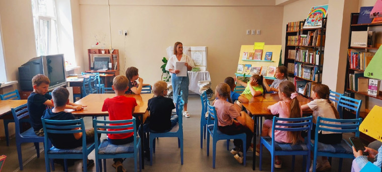 В центральной детской библиотеке состоялся брейн-ринг, посвящённый Дню России..